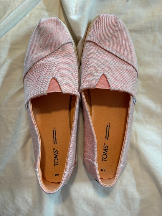 Toms Shoes - TOMS Women’s Slip-On Canvas Shoes in Light Pink/orange